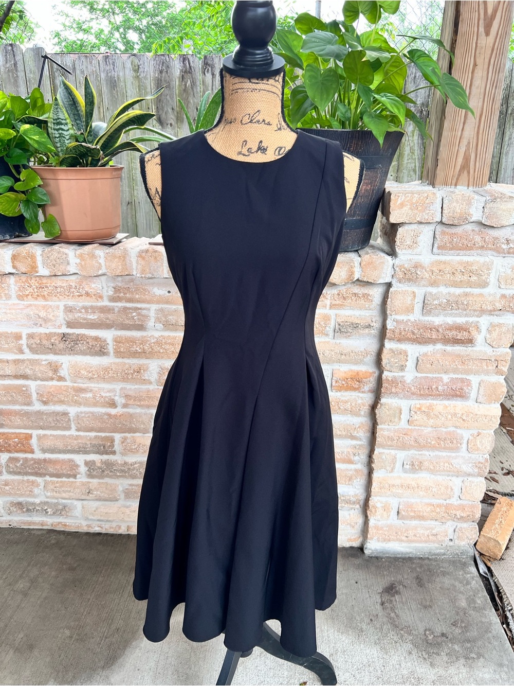 DKNY Classic Black Sleeveless Fit-and-Flare Dress Size 2